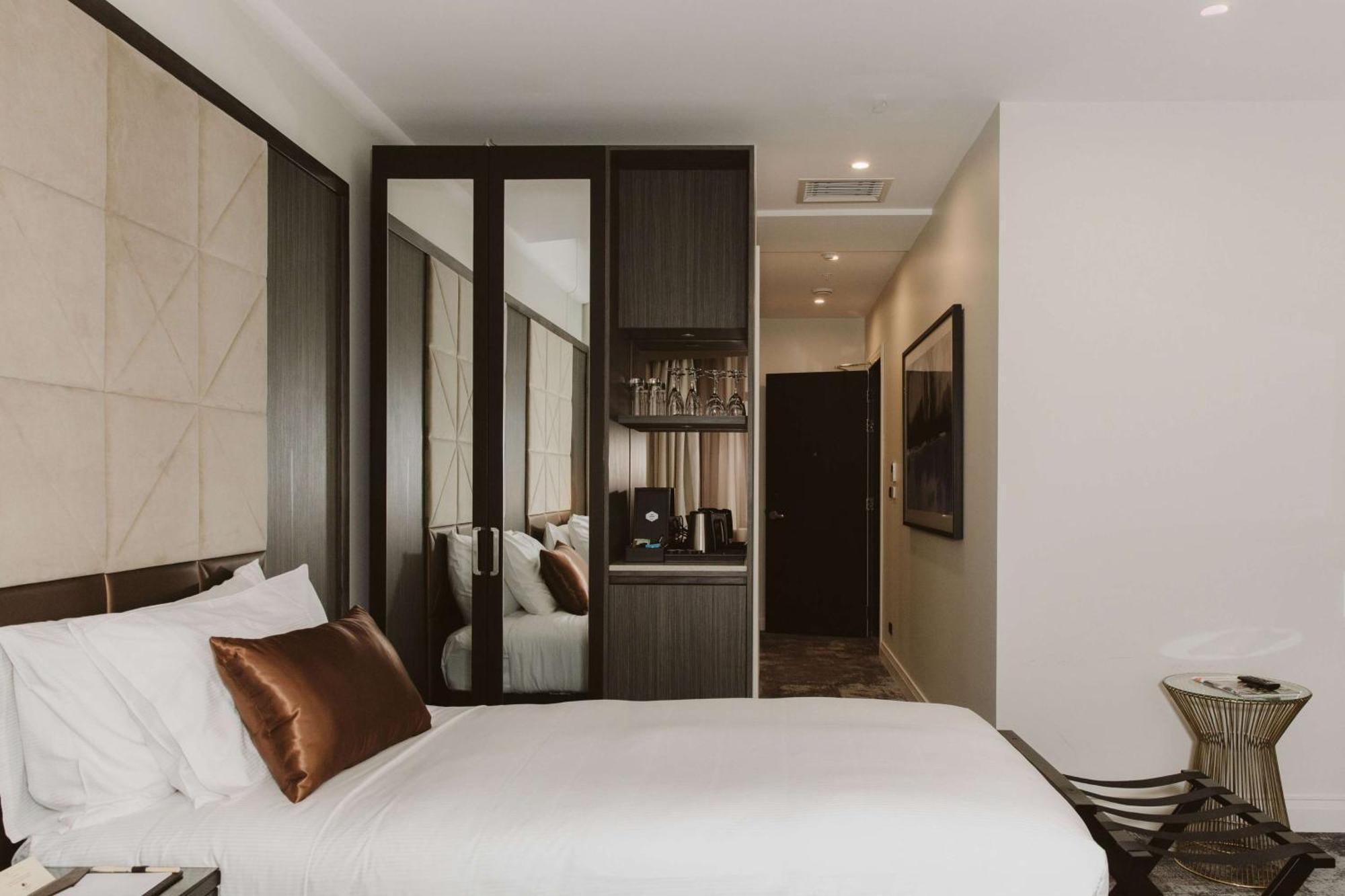 Отель Doubletree By Hilton Веллингтон Экстерьер фото